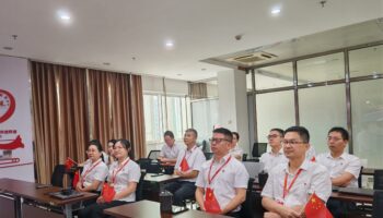 玉柴物流集團組織觀看紀念中國人民抗日戰爭暨世界反法西斯戰爭勝利80周年閱兵式